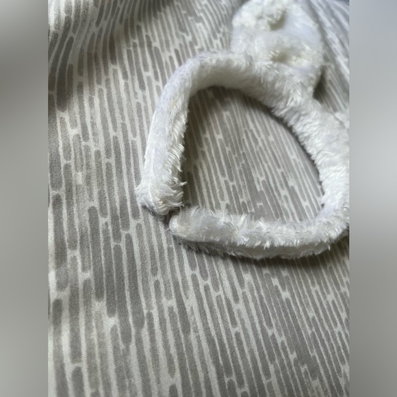 โค๏ธ FREE with any purchase ๐๐ฝ Super Soft & Fuzzy ๐ฐ๐ White Bunny Ears Easter - Picture 10 of 10